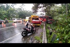  Tabrakan Maut, Sepeda Motor Ikut Tersenggol