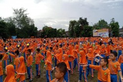 Kenalkan Olahraga-Seni Pada Anak, Ribuan Siswa Guru dan Orangtua Ikuti Senam Maumere