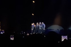 Buka Konser Boyzone, Isyana Sarasvati Disebut Beautiful