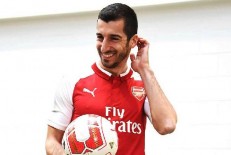Arsenal Akan Lepas Mkhitaryan & Ozil untuk Pangkas Pengeluaran Gaji