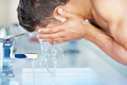 Perhatikan Hal Ini saat Pria Pakai Produk Perawatan Perempuan   