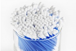 Alasan Sebaiknya Anda Menghindari Cotton Bud Untuk Membersihkan Telinga