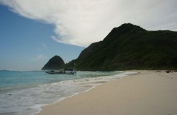 Pantai-Pantai Sumbawa Barat Menawan Hati
