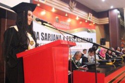 Lulusan Perguruan Tinggi Diminta Tidak Takut Hadapi Revolusi Industri 4.0
