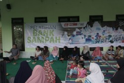 Darurat Sampah, ARI Latih Warga Sleman Sulap Sampah Jadi Produk Bernilai Ekonomis