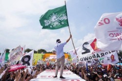 Sandiaga Gunakan Bendera NU saat Kampanye, PBNU Keberatan