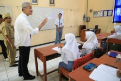 Ganjar Teken Pergub Pendidikan Antikorupsi, 23 Sekolah Jawa Tengah Jadi Percontohan