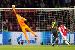 Szczesny Anggap Hasil Seri di Amsterdam karena Juve Kurang Konsentrasi