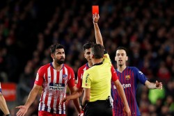 Hina Ibu Wasit, Diego Costa Dihukum 8 Laga