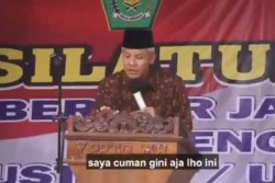 Ganjar Pranowo Gebrak Podium Saat Kampanye di Jogja, Menyindir Siapa?
