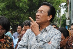 Sultan Nyoblos di TPS 15 Kelurahan Panembahan