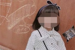 Ibu Jahat, Anaknya Ditendang Gara-Gara Mogok Pemotretan karena Lelah