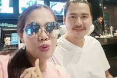 Pamer Kemesraan dengan Hendry Prasetyo Si Pengusaha Solo, Elly Sugigi: Aku Tak Mau Kecewa Lagi