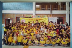 MMBP Bagikan Alat Edukasi kepada SLB B Karnnamanohara