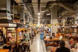 Wow, Kuliner Kaki Lima Masuk Mal. Ini Kisahnya
