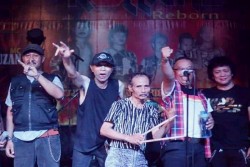 Rolland Band Rilis Single Juara