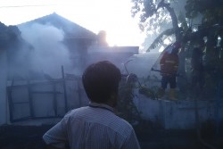 Gara-gara Api Tungku Belum Padam, Rumah Warga Terbakar Usai Merebus Air 