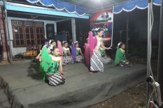 HARI TARI SEDUNIA: Jalan Panjang Membangunkan Kesenian yang Tertidur Pulas
