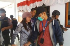 Reaksi Bupati Sri Wahyumi Setelah Digelandang ke KPK : Saya Bingung