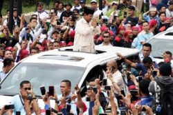 Prabowo Sindir Pengelola SUGBK Saat Hadiri Hari Buruh