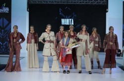 Laurentina Dinda, Merancang Blazer Etnik nan Cantik