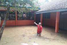 Ratusan Hektare Tambak di Gresik Terendam Banjir