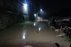Malam Perdana Ramadan, Pemukiman Warga di Kota Bekasi Terendam Banjir