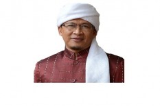 Aa Gym Sebut Pahala Saat Ramadan Sangat Besar, Seperti Pria di Tengah Kolam Ini ...