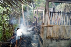  Niatnya Bakar Sampah, Malah Kandang Kambing Ludes Dilalap Api