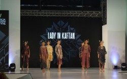 MODE: Inspirasi Kaftan di Bulan Ramadan dari Dian dan Wini