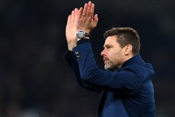 Tak Berhenti Menangis setelah Spurs Menang, Pochettino Anggap Moura Pahlawan Super