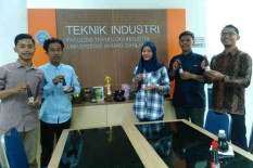 Mahasiswa UAD Buat Kecap Berbahan Air Kelapa 