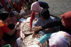 Kendalikan Harga, Bulog Gelontor Bawang Putih