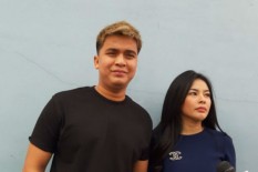 Dua Bulan Pacaran, Billy Syahputra Kenalkan Elvia Cerolline pada Keluarga Besarnya