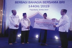 2.000 Bingkisan Dibagikan untuk Dhuafa