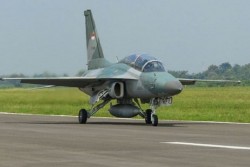 Terbang Dini Hari, TNI Bangunkan Warga Untuk Sahur?