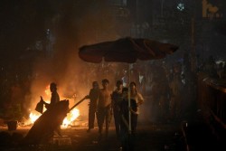 Rusuh, Penumpang KA Stasiun Tanah Abang Dilarang Keluar