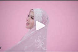 Syahrini Jual Produk Mukena, Warganet: Harganya Gajiku Sebulan!