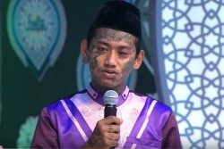Kisah Hidup Roni Bodax, Pendakwah yang Wajahnya Penuh Tato