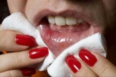 Toilet Bersama Dapat Menularkan Herpes Genital, Mitos atau Fakta?