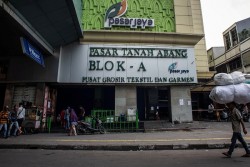 Pasca Kerusuhan, Pasar Tanah Abang Mulai Buka Jumat