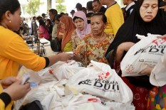 Warga Terdampak Pembangunan YIA Terima Bantuan Sembako Murah