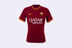 Terinspirasi Jupiter, Jersey Anyar Roma Bernuansa Petir