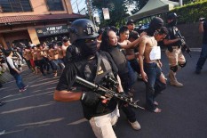Ambulans Milik Gerakan Reformis Islam Berisi Busur & Bambu Runcing