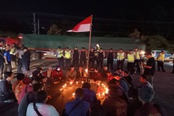 Prihatin dengan Kondisi Bangsa, 40 Mahasiswa Muhammadiyah Aksi Bisu dan Salat Gaib