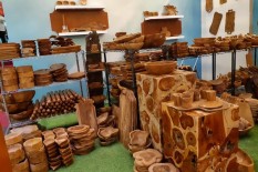 Warga Binaan Lapas Dilatih Membuat Kerajinan Kayu