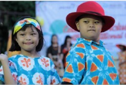 Tiga Kain Nusantara Berwarna Cerah untuk Anak-Anak