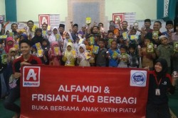 Alfamidi Santuni Anak Yatim Panti Asuhan Al-Amin