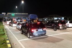 Malam Ini, Antrean  di Gerbang Tol Bakauheni Selatan Capai 300 Meter