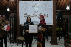 Hotel Tentrem Berbagi Kasih di Panti Jompo